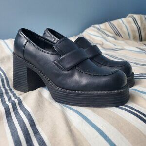 Women's Vintage Black Chunky Heel Loafers Size 8